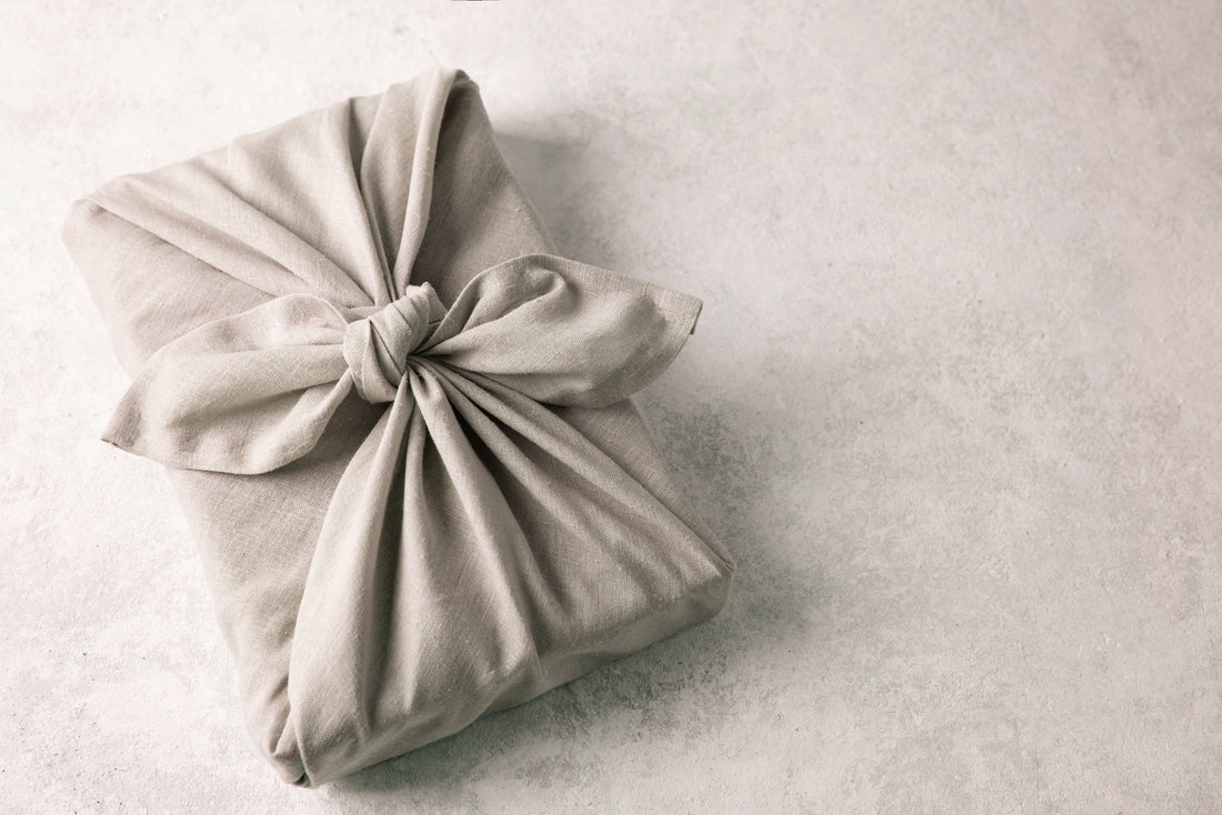 furoshiki \ wrapping with intention